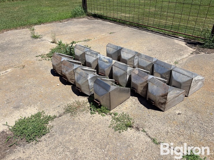 12”-stainless-steel-hog-feeders-image-5