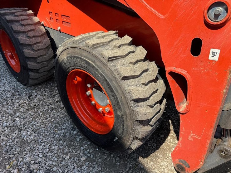 2024-kubota-ssv75-image-12