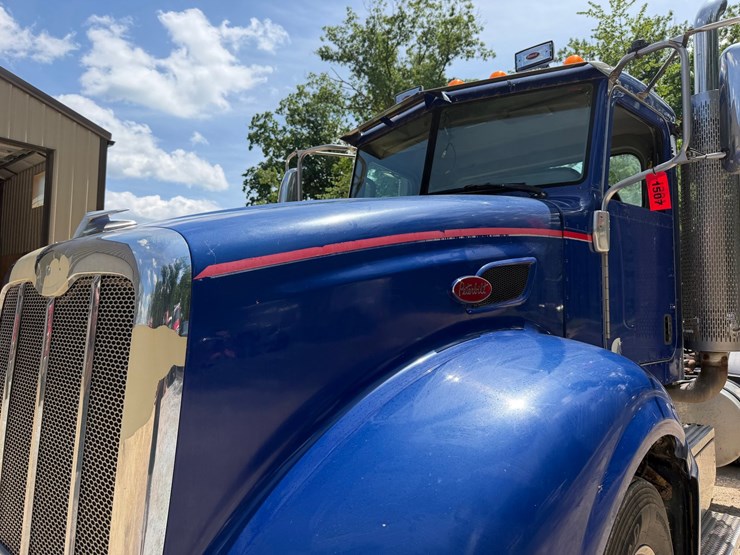 #1507-•-peterbilt-day-cab-truck-tractor-image-10