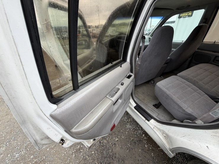 1996-ford-explorer-image-23