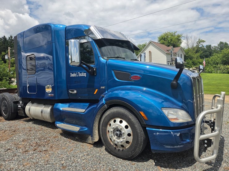 2019-peterbilt-579-image-15