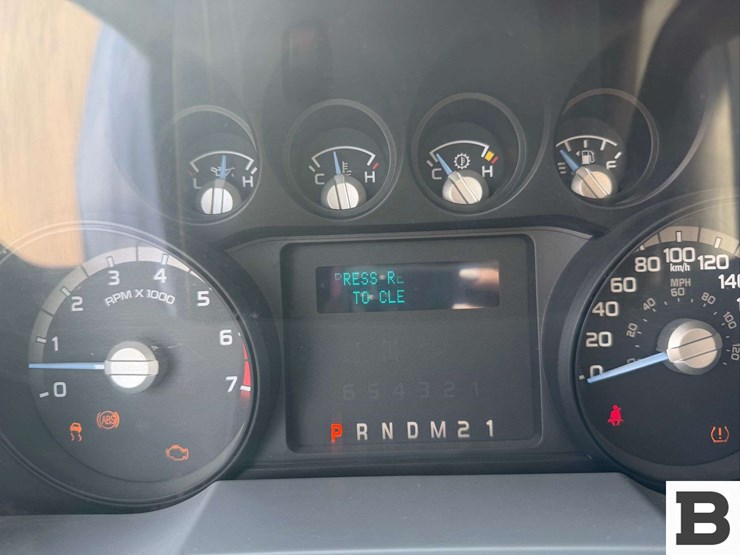 2013-ford-f350-image-32