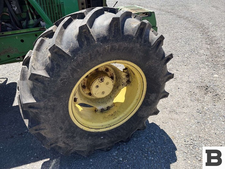 john-deere-6210-image-25
