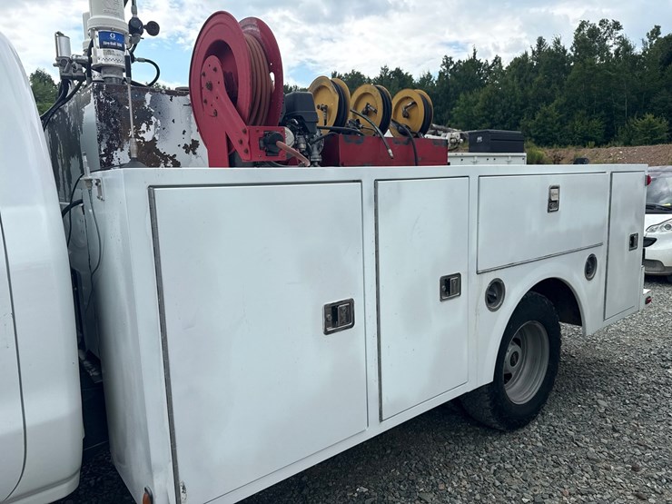 2017-gmc-3500hd-image-29