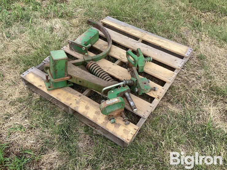 john-deere-various-tractor/tillage-parts-pallet-image-1