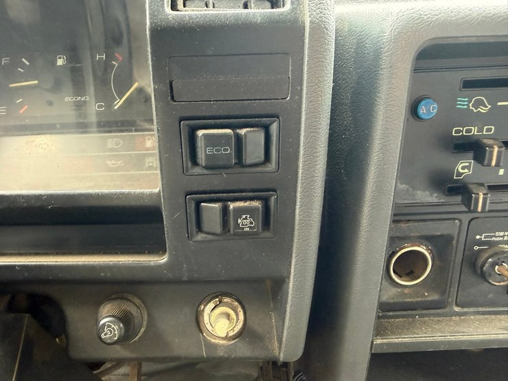1993-isuzu-npr-image-66