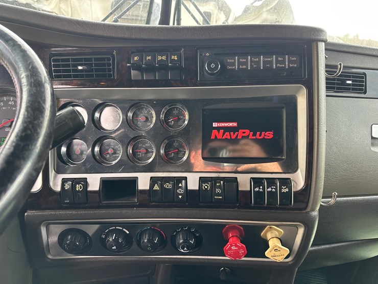 2014-kenworth-t660-image-53