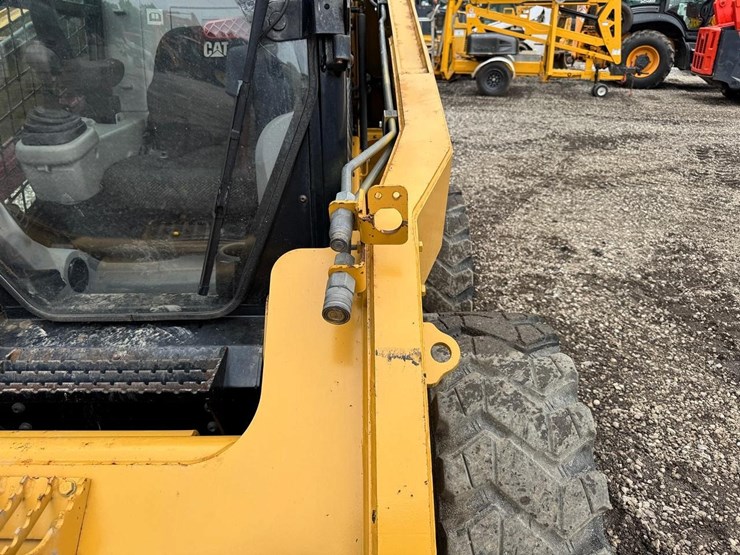 2008-caterpillar-246c-image-12