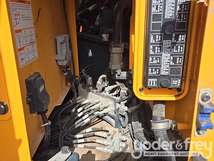 hyundai-hx260l-image-38