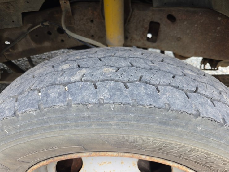 2001-ford-f550-image-64