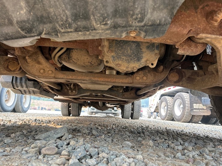 2019-chevrolet-silverado-3500hd-image-31