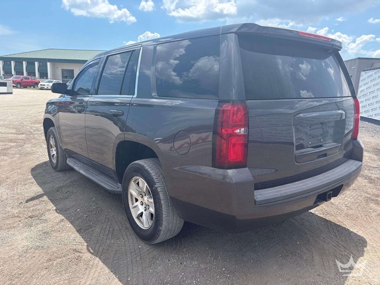 2018-chevrolet-tahoe-image-4