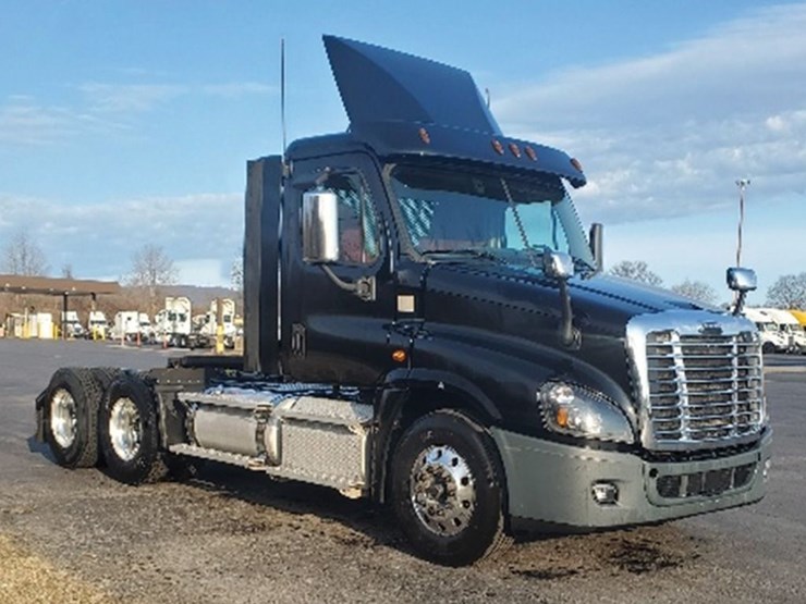 2020-freightliner-cascadia-125-image-1