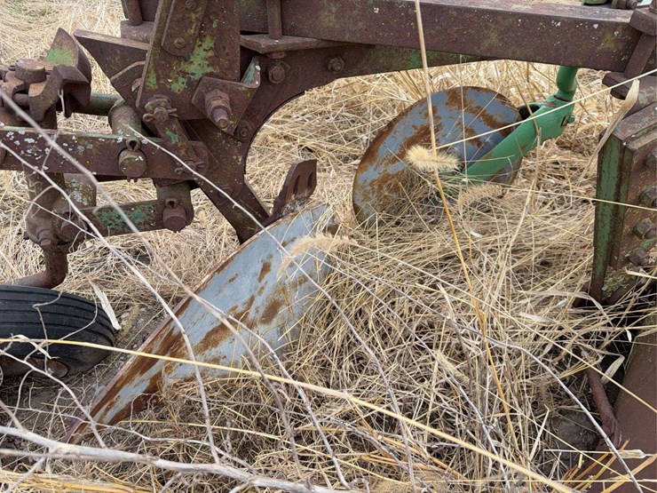 john-deere-pull-type-four-bottom-plow-image-19
