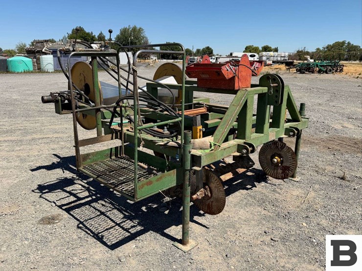 kennco-plastic-mulch-retriever-image-8