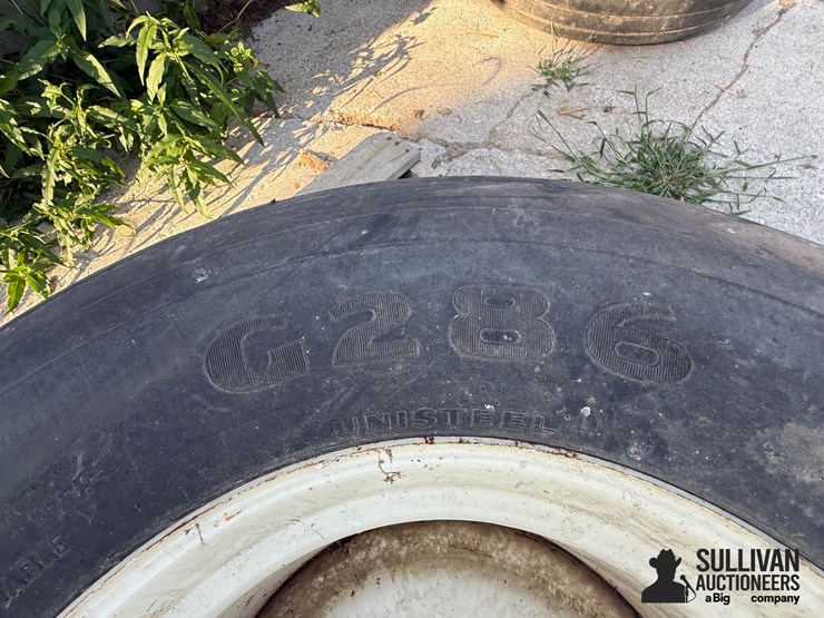 spare-brent-wagon-tire-&-rim-image-14