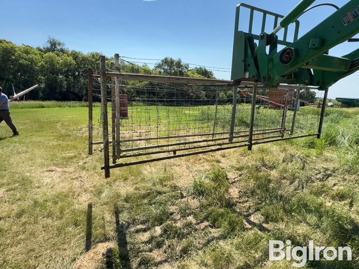 14/16-steel-livestock-gates-image-6