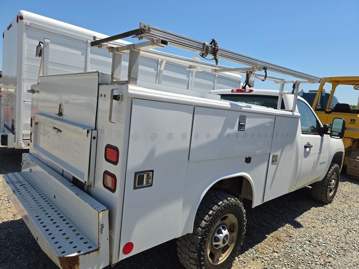 2011-chevrolet-2500-image-23