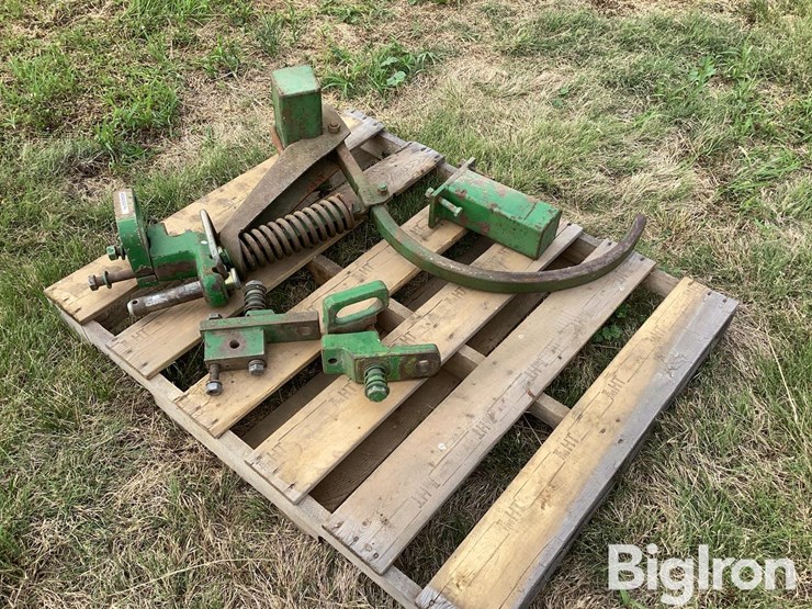 john-deere-various-tractor/tillage-parts-pallet-image-7