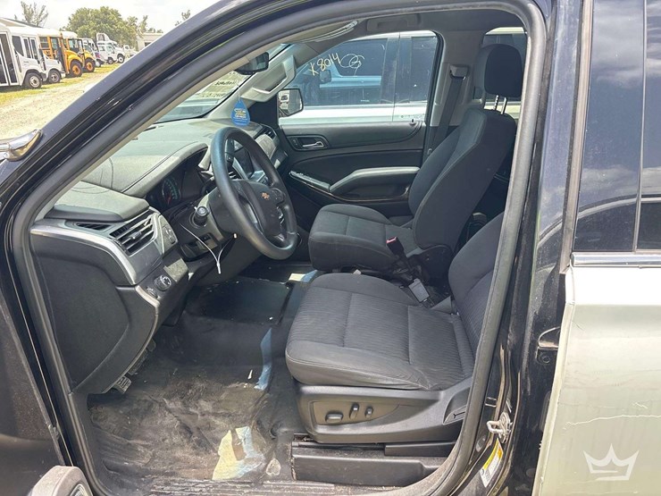 2019-chevrolet-tahoe-image-12