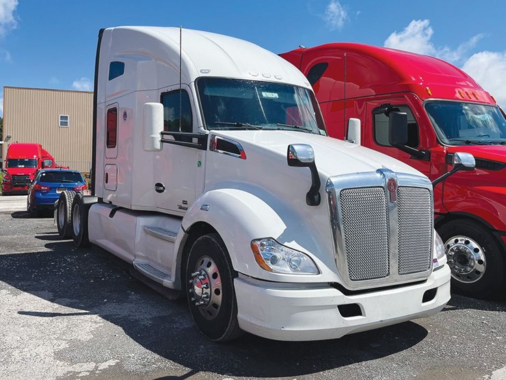 2021-kenworth-t680-image-1