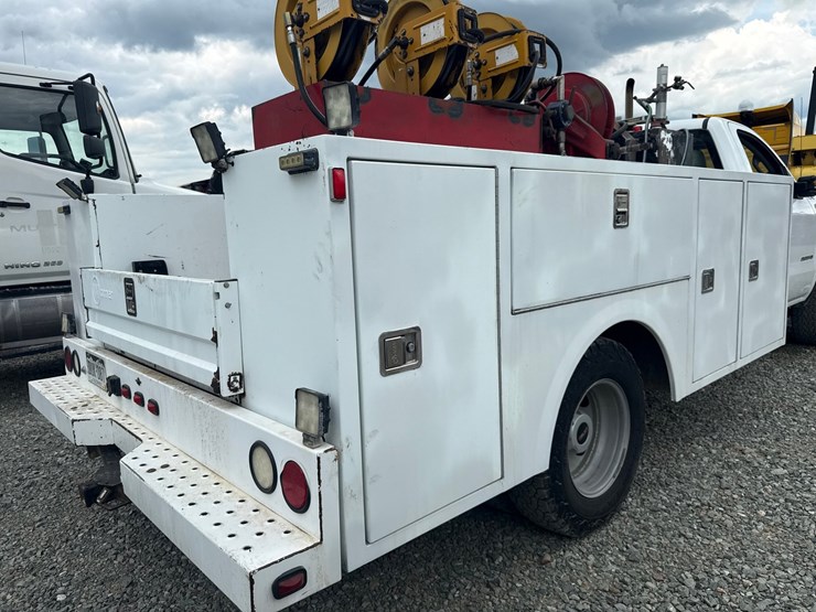 2017-gmc-3500hd-image-53