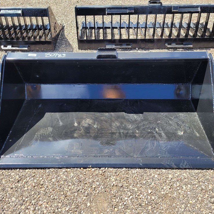 66 in. Bucket With Single Blade