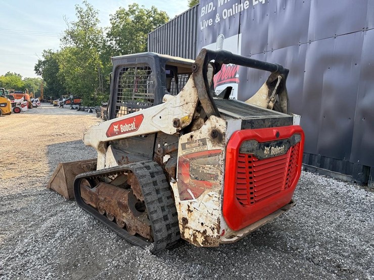 2023-bobcat-t64-image-2