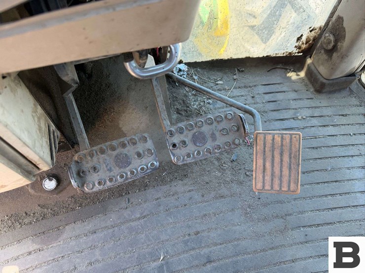 john-deere-6210-image-34