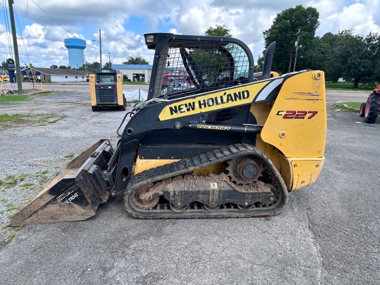 2017-new-holland-c227-image-2