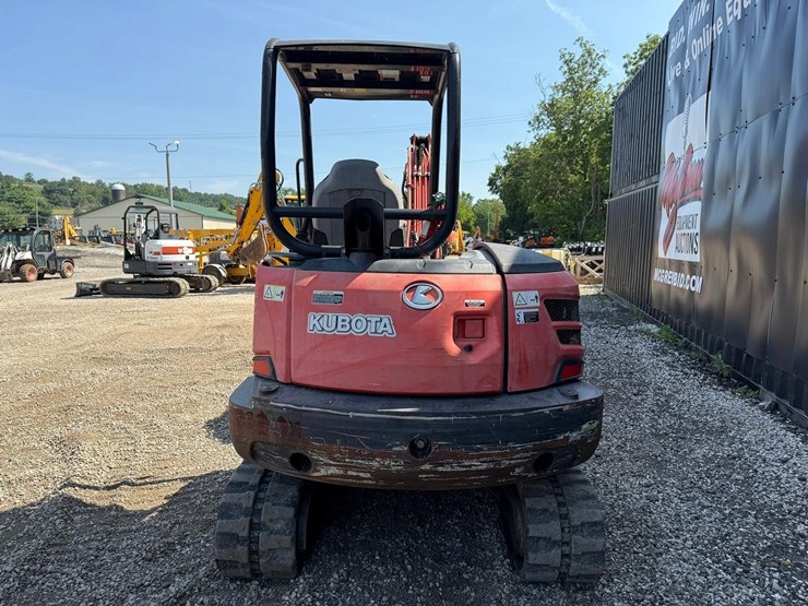 2017-kubota-kx040-4-image-3