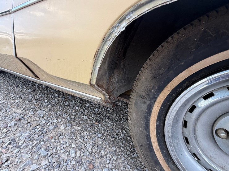 #5391-•-*inop-1977-chysler-new-yorker-sedan-cs23t7c122387-inv#5391-image-19
