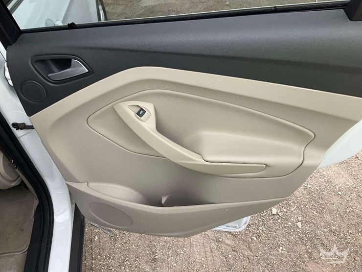 2016-ford-escape-image-27
