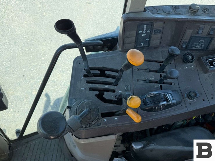 john-deere-6210-image-30