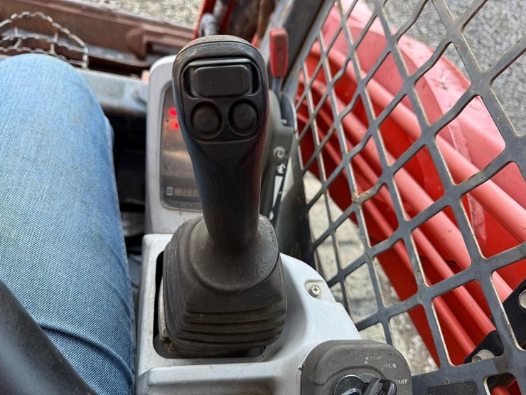2014-kubota-svl75-2-image-23
