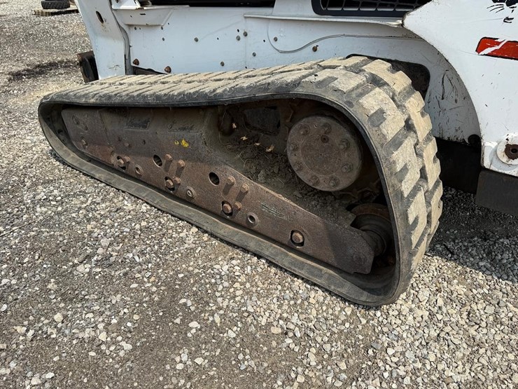 2016-bobcat-t870-image-17