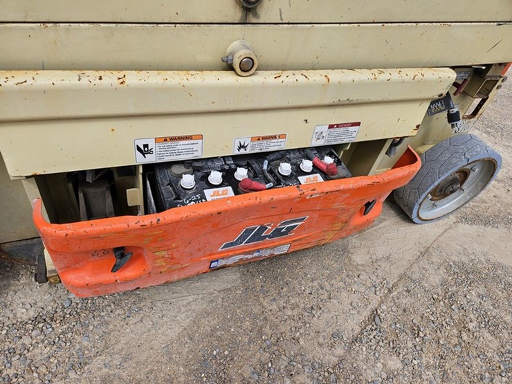 2015-jlg-2632es-image-11