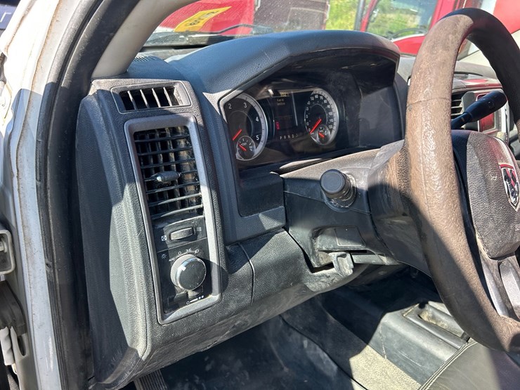 2017-dodge-3500-image-58