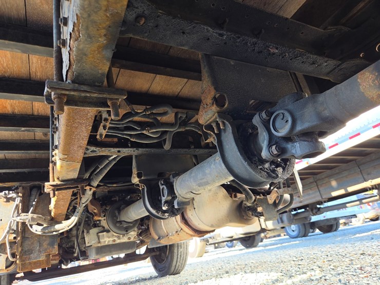 2015-hino-195-image-29
