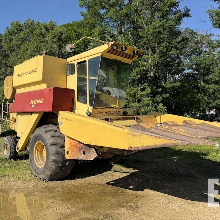 NEW HOLLAND TR85