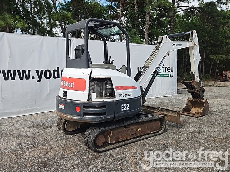 2017-bobcat-e32-image-5