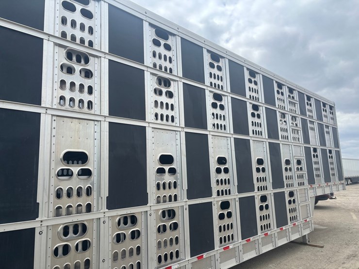 #2150-•-2017-barrett-53'-cattle-semi-trailer-image-10