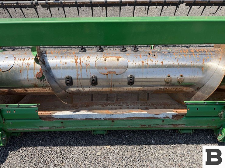 2019-john-deere-635f-image-16