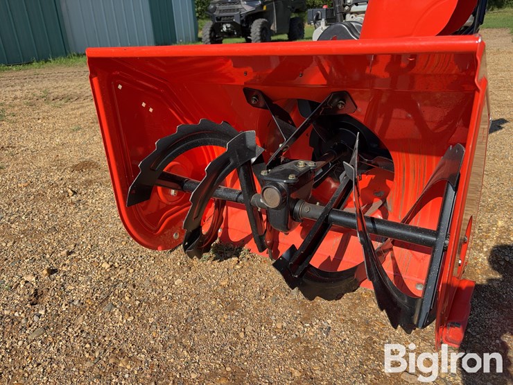 ariens-deluxe-28-snow-blower-image-12