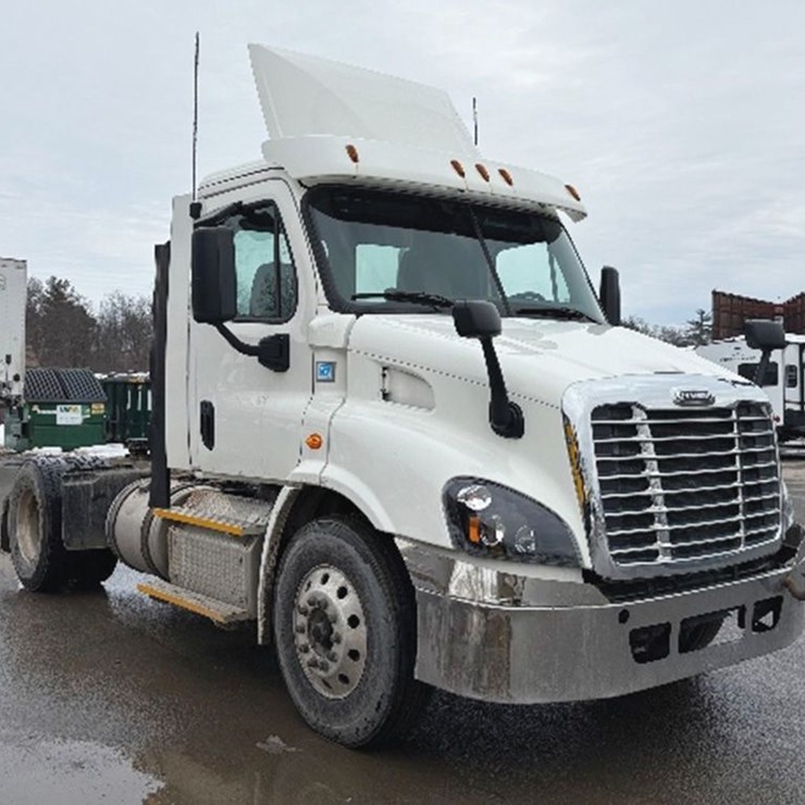 2017 FREIGHTLINER CASCADIA 113