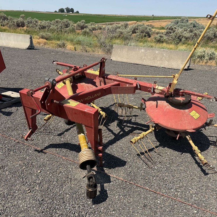 Ford 254 Rake Tedder