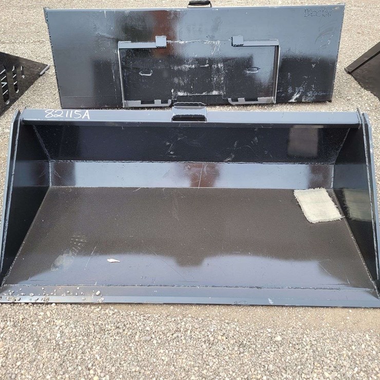 66 in. Bucket With Single Blade