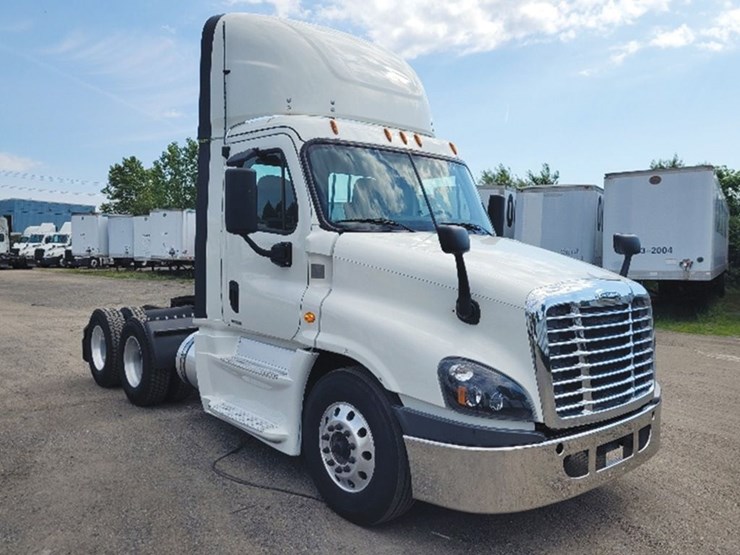 2019-freightliner-cascadia-125-evolution-image-1