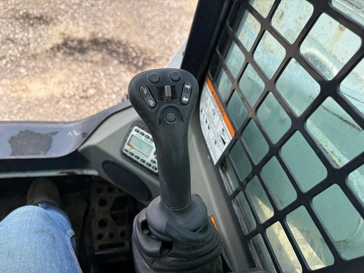 2016-bobcat-t870-image-20