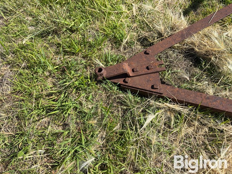 international-side-delivery-rake-image-9